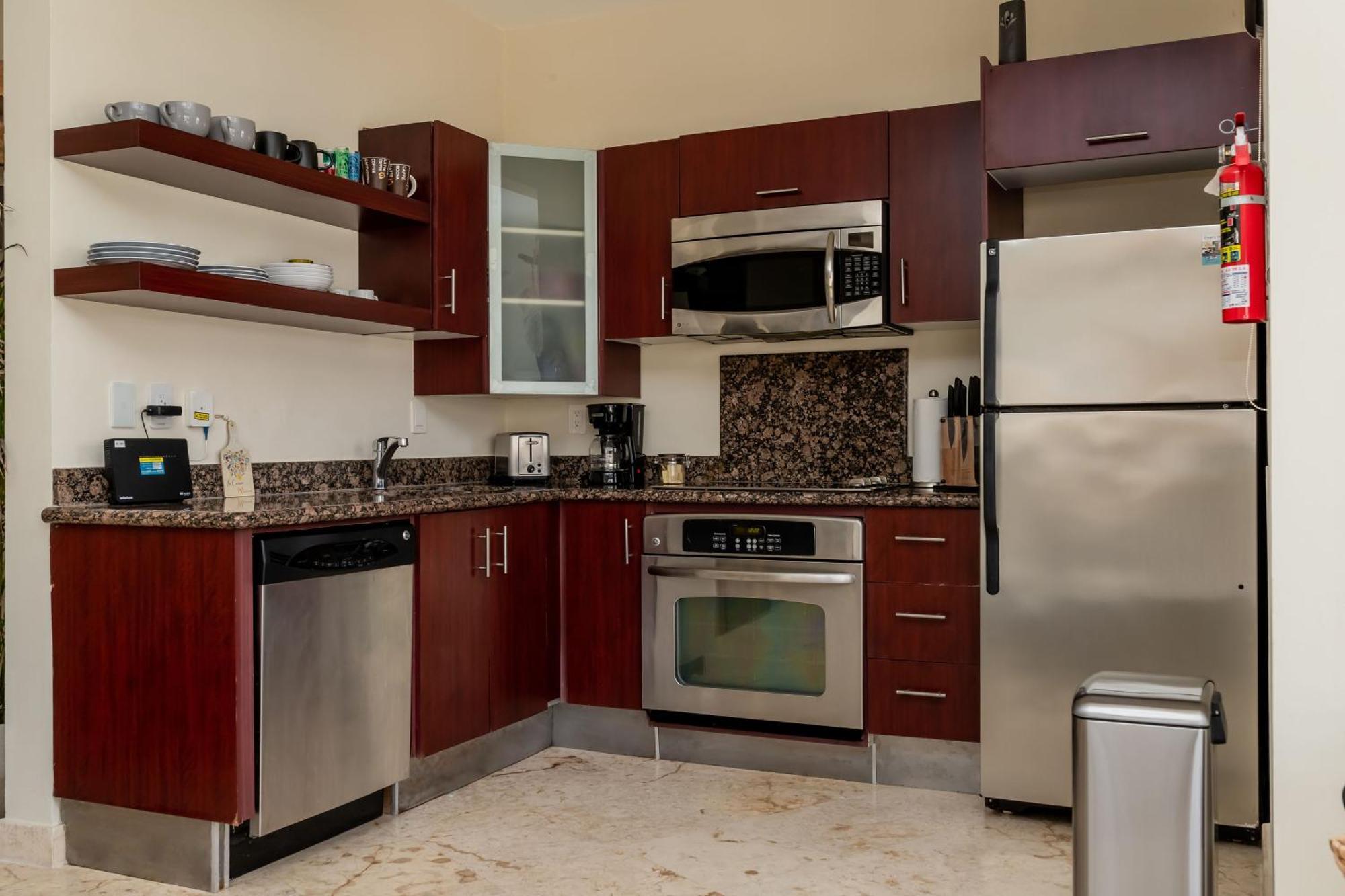 Beachfront Chic At El Faro Apartamento