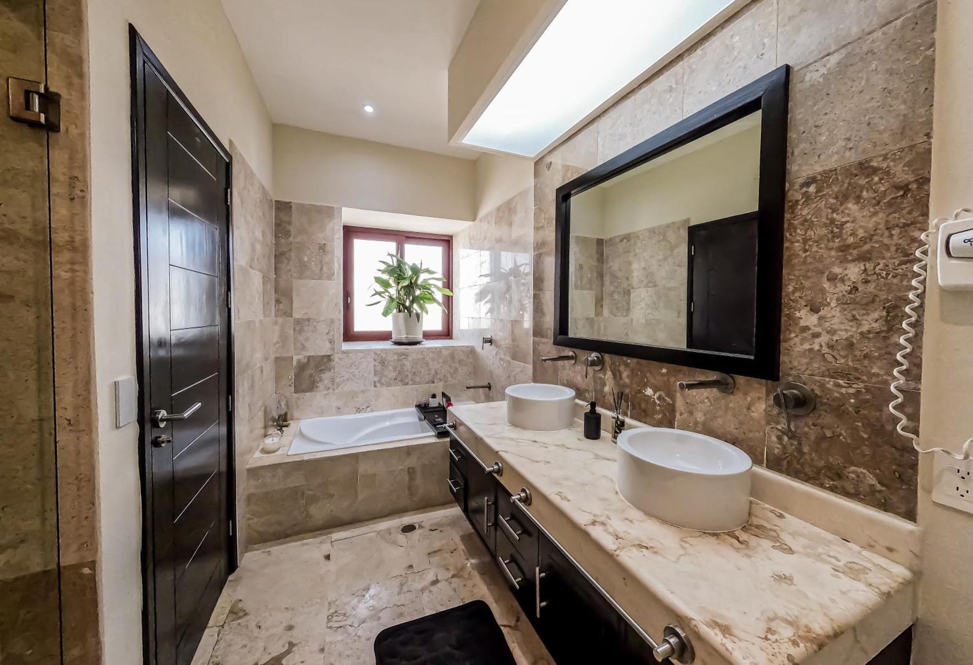 Beachfront Chic At El Faro Apartamento