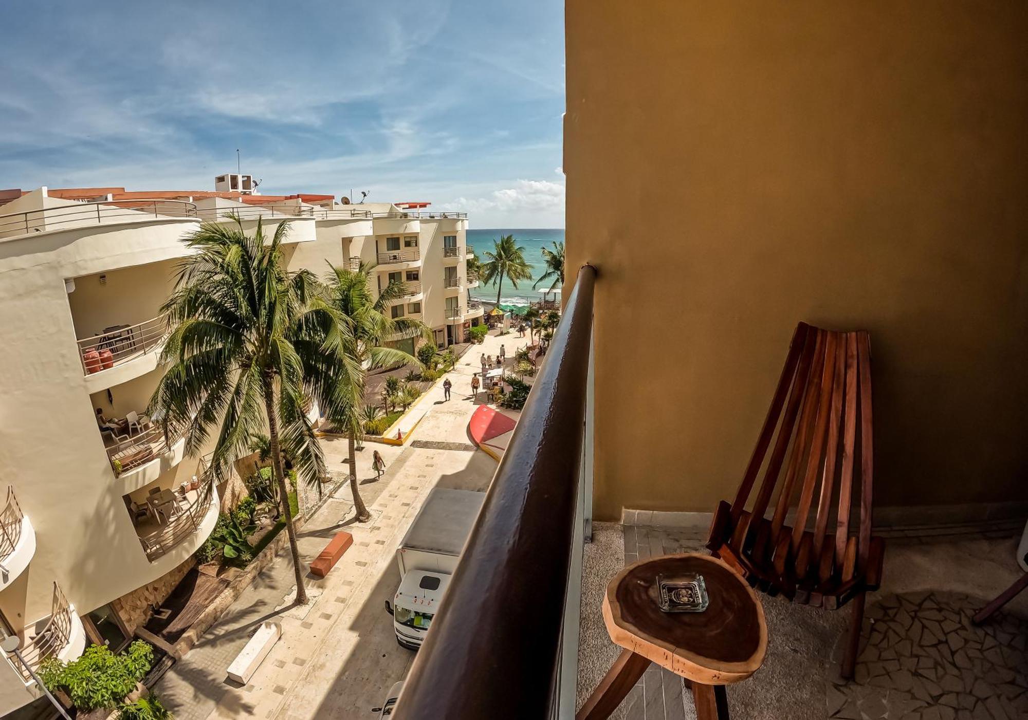 Beachfront Chic At El Faro Apartamento *